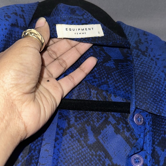 Blue silk snake print button-down blouse - Picture 3 of 7